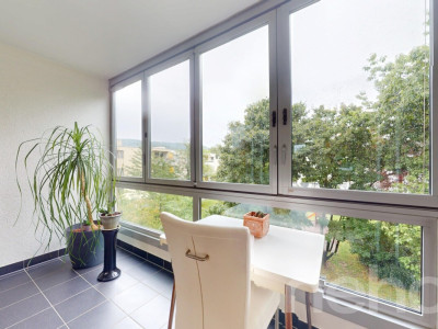 Maisonettewohnung mit 2 Balkonen, Garage und Aussicht ins Grüne image 5