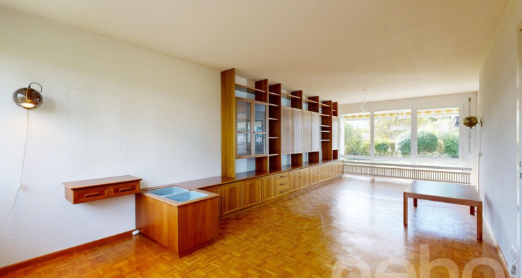 Charmantes 4.5-Zimmer-Eckhaus mit Cheminéehaus und viel Privatsphäre image 1