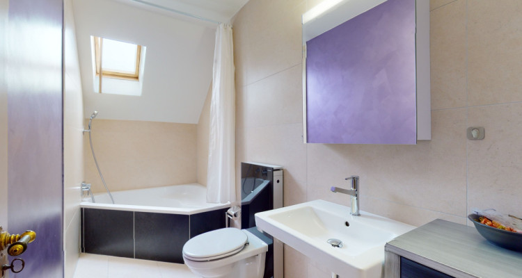 Opportunité Exceptionnelle - Attique entièrement rénové - Centre Ville image 4