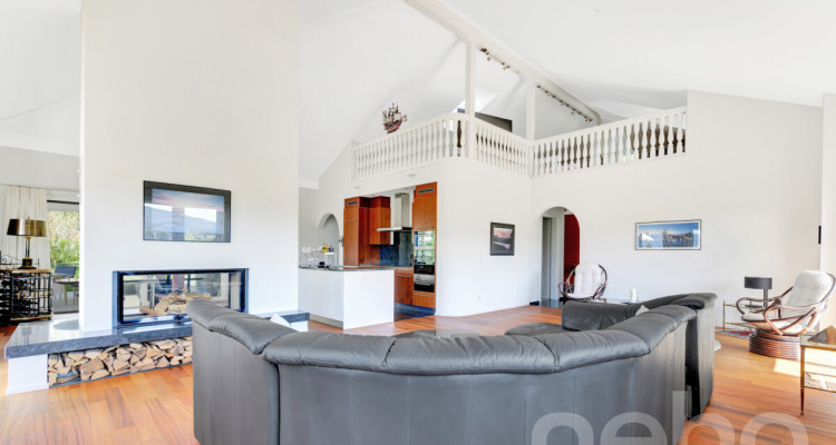 Exklusive Villa mit spektakulärer Weitsicht und gehobenem Ausbau image 1