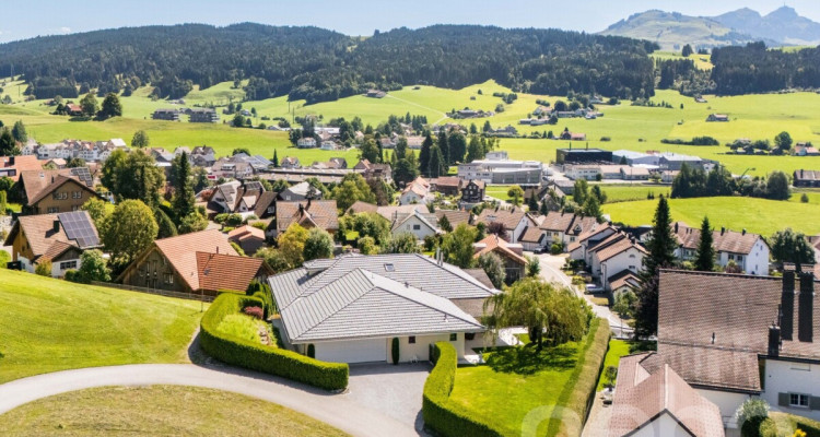 Exklusive Villa mit spektakulärer Weitsicht und gehobenem Ausbau image 11