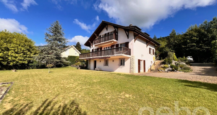 Spacieuse villa avec fort potentiel et vue imprenable, proche de Nyon image 1