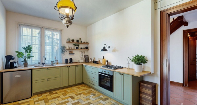 Spacieuse villa avec fort potentiel et vue imprenable, proche de Nyon image 8