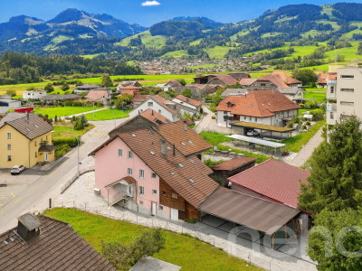 IMMEUBLE DE RENDEMENT RÉNOVÉ, AU CALME, PROCHE DE BULLE EN PLEIN ESSOR image 2