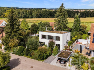 Stilvolles Einfamilienhaus an begehrter Lage - Wohnen auf hohem Niveau image 1