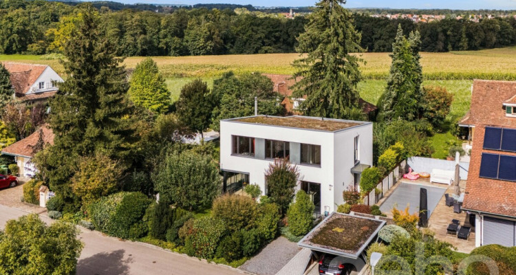 Stilvolles Einfamilienhaus an begehrter Lage - Wohnen auf hohem Niveau image 1