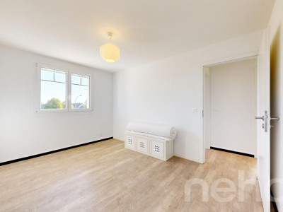 Duplex familial en attique avec vue dégagée et espaces extérieurs image 8