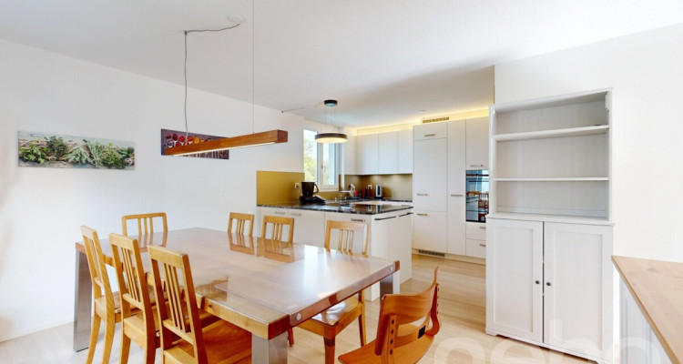 Moderne 4.5 Zimmer Doppelhaushälfte mit Garten und Teils Weitblick image 2