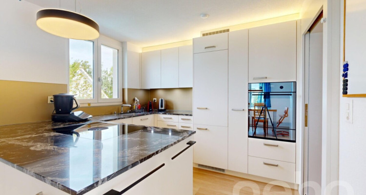 Moderne 4.5 Zimmer Doppelhaushälfte mit Garten und Teils Weitblick image 3