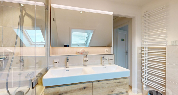 Moderne 4.5 Zimmer Doppelhaushälfte mit Garten und Teils Weitblick image 8