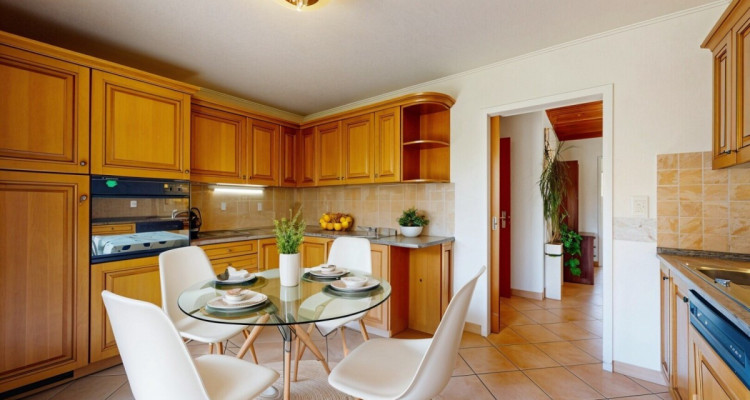 Charmante maison avec vue dégagée et fort potentiel image 8