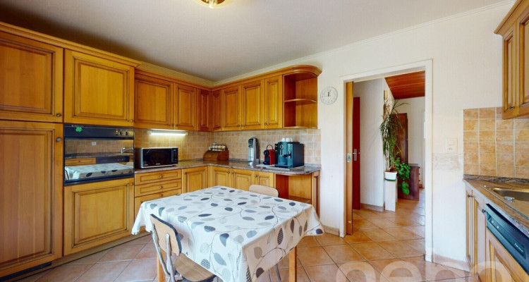 Charmante maison avec vue dégagée et fort potentiel image 9