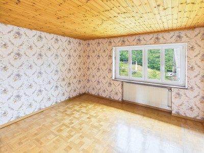 Exclusivité ! Maison individuelle de 7 pièces avec garage à rafraîchir image 7