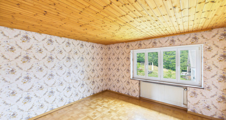 Exclusivité ! Maison individuelle de 7 pièces avec garage à rafraîchir image 5