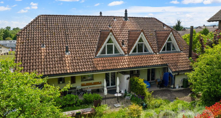 Zweifamilienhaus mit Atelier an zentraler Lage in Orpund bei Biel BE image 1