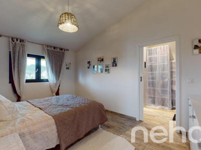 Aux portes de Marly! Villa sur un seul niveau avec jardin et piscine image 8