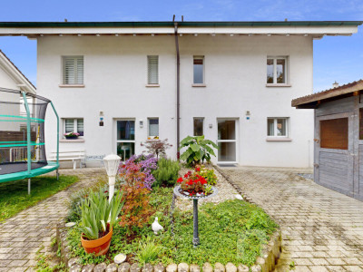 Familienfreundliches 5.5-Zimmer-Doppelhaus an ruhiger Lage image 1