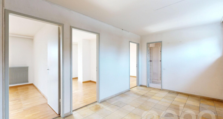 Familienfreundliches Reihenhaus mit Garten und Balkon in Oberwil BL image 9