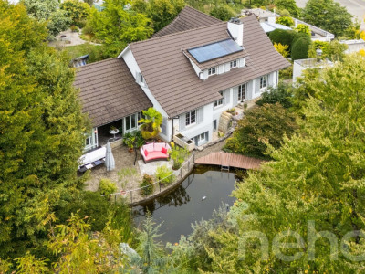 12-Zimmer-Haus mit Gartenoase und viel Raum image 1