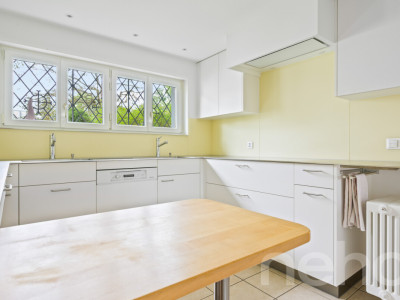 12-Zimmer-Haus mit Gartenoase und viel Raum image 8