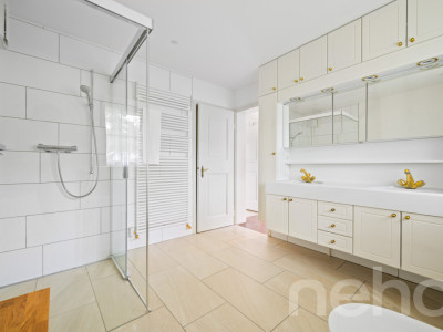 12-Zimmer-Haus mit Gartenoase und viel Raum image 9