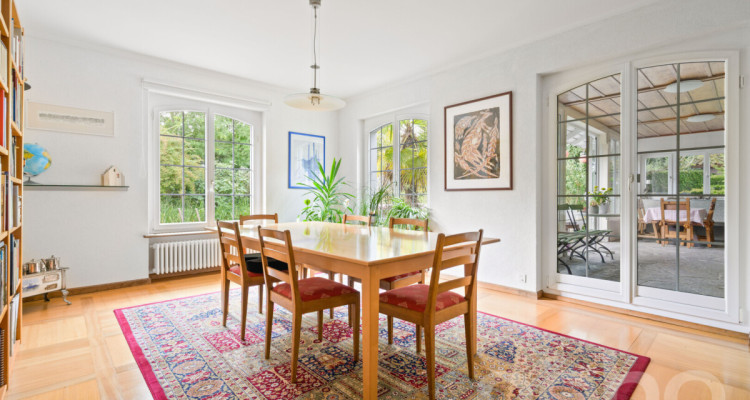 12-Zimmer-Haus mit Gartenoase und viel Raum image 2