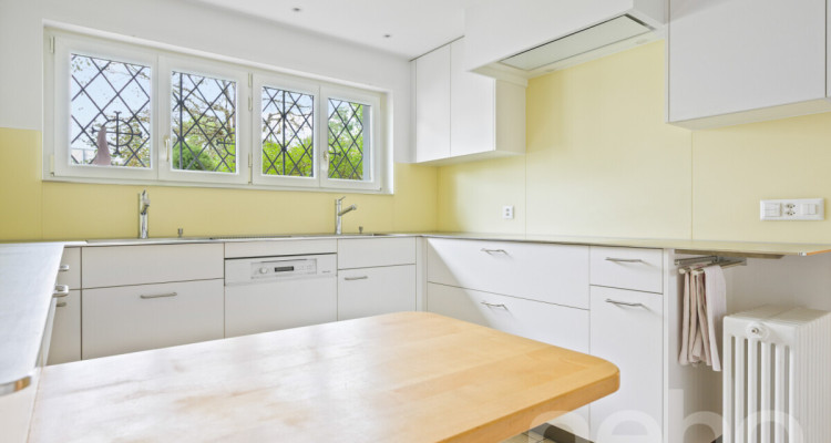 12-Zimmer-Haus mit Gartenoase und viel Raum image 8