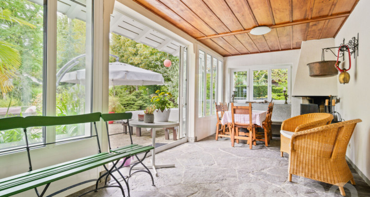 12-Zimmer-Haus mit Gartenoase und viel Raum image 11