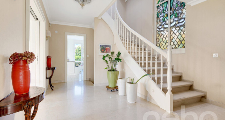 Grosszügiges Einfamilienhaus mit Garten und Bergsicht in Buchs SG image 8