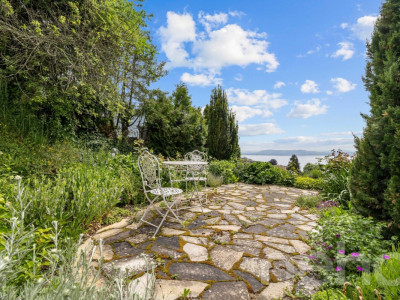Unique opportunity Penthouse with panoramic views over Lake Neuchâtel image 3