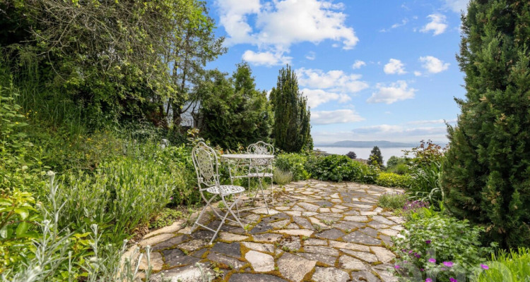 Unique opportunity Penthouse with panoramic views over Lake Neuchâtel image 3