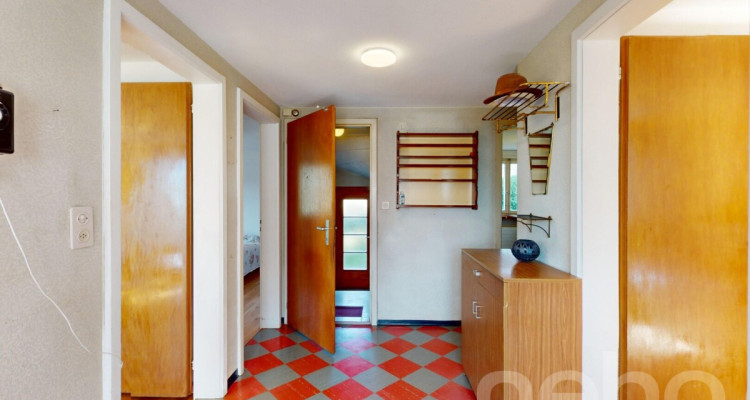 Charmantes Zweifamilienhaus mit grosszügigem Umschwung image 4