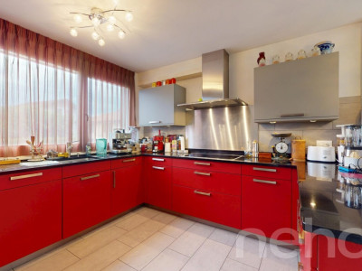 Proche du centre du village image 7