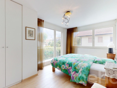 Proche du centre du village image 9