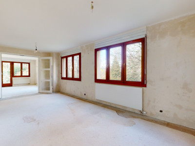 Grosszügige 6.5-Zimmer Maisonettewohnung mit grossem Garten image 2