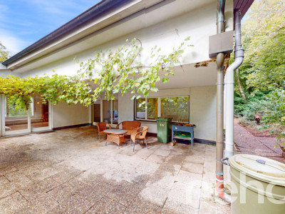 13 Zimmer Villa (502m2) mit Hallenbad, Sauna und Lift an bester Lage image 1