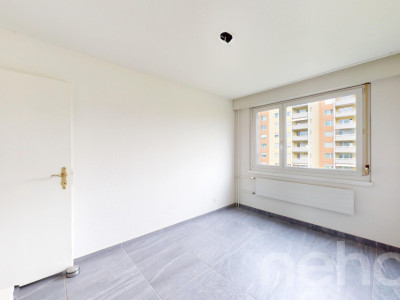 Renovierte 4.5-Zimmer-Wohnung mit unverbaubarer Aussicht image 7