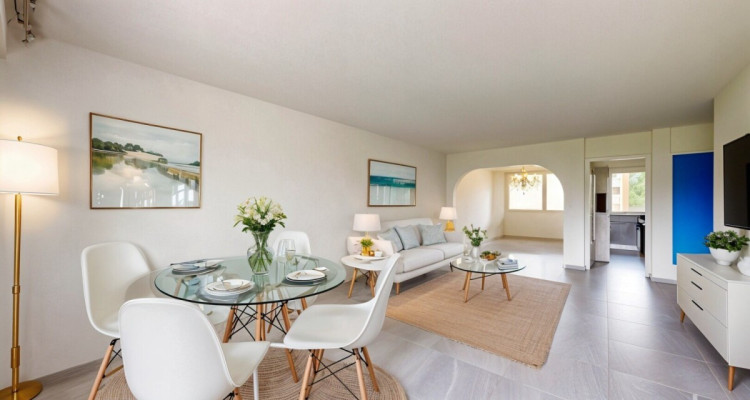 Renovierte 4.5-Zimmer-Wohnung mit unverbaubarer Aussicht image 1