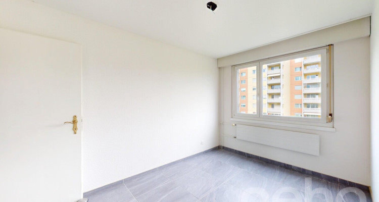 Renovierte 4.5-Zimmer-Wohnung mit unverbaubarer Aussicht image 7