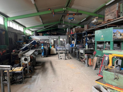 Bâtiment administratif et halle industrielle à vendre à Conthey image 12