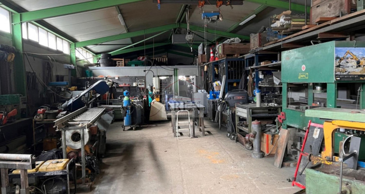 Bâtiment administratif et halle industrielle à vendre à Conthey image 12