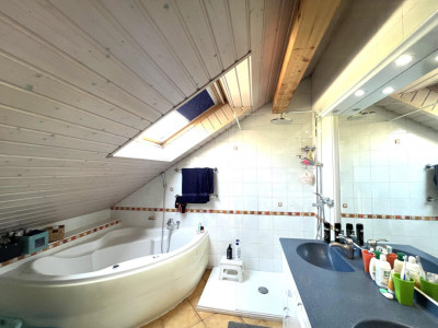 Villa mitoyenne de 5,5 pièces avec terrasse et jardin image 8