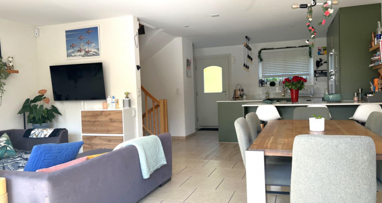 Villa mitoyenne de 5,5 pièces avec terrasse et jardin image 4