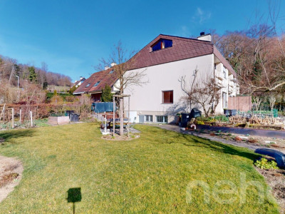 Doppelhaushälfte mit grossem Garten und viel Potenzial in Bettingen image 2