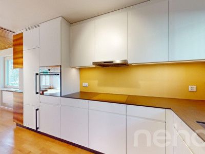 Doppelhaushälfte mit grossem Garten und viel Potenzial in Bettingen image 1