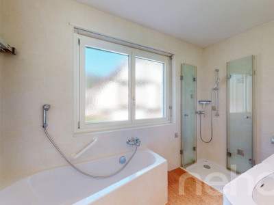 Doppelhaushälfte mit grossem Garten und viel Potenzial in Bettingen image 9