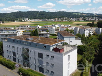 Grosszügige 5.5-Zimmer-Attikawohnung mit Liftzugang und Weitblick image 3