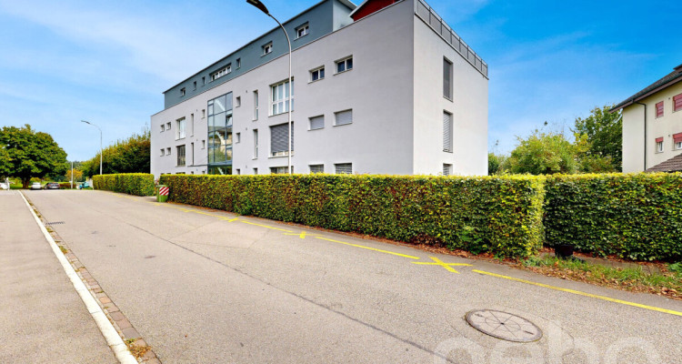 Grosszügige 5.5-Zimmer-Attikawohnung mit Liftzugang und Weitblick image 2