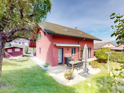 Charmante maison spacieuse avec bel espace extérieur image 2