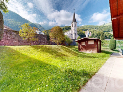 Charmante maison spacieuse avec bel espace extérieur image 12